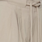 Pantalón beige ancho bombacho, cintura alta de ICHI